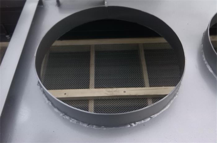 風(fēng)冷式直線振動篩細節(jié)