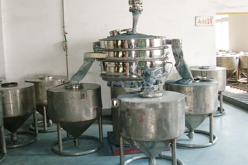 振蕩篩主要特點：換網容易，全封閉模式粉末不飛揚，可連續作業